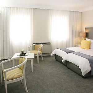 Hollow On The Square City Hotel